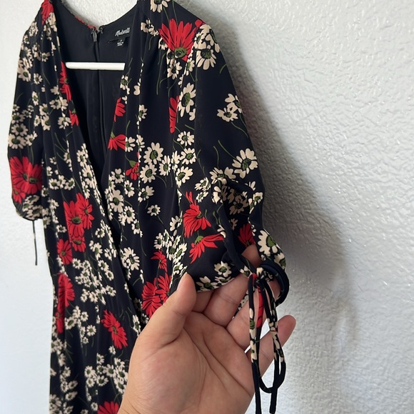 Madewell Midi Floral Dress Peekaboo-Sleeve Midi Dress in Hillside Daisies size 2 - Picture 5 of 8